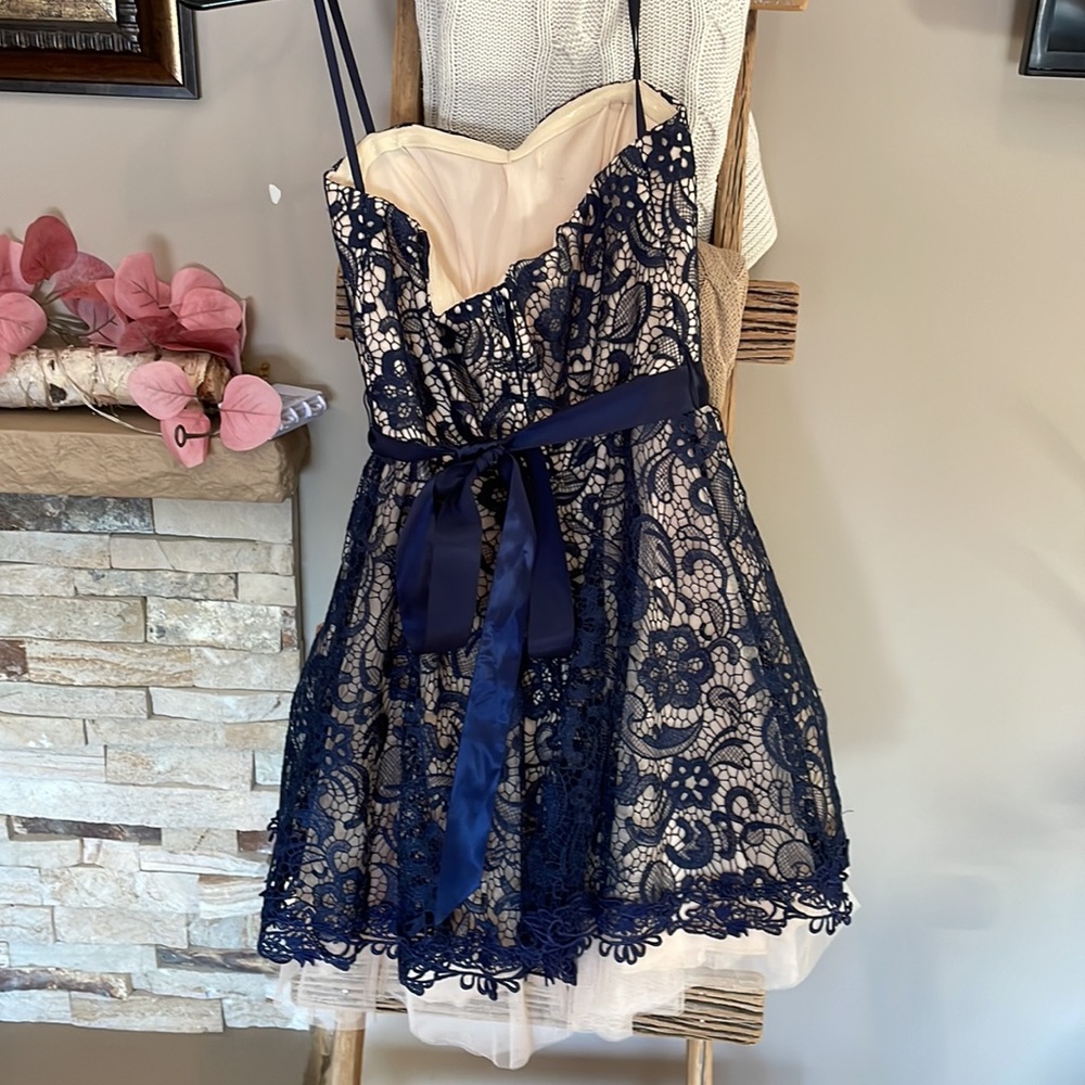 PROM DRESS - Picture 4 of 5